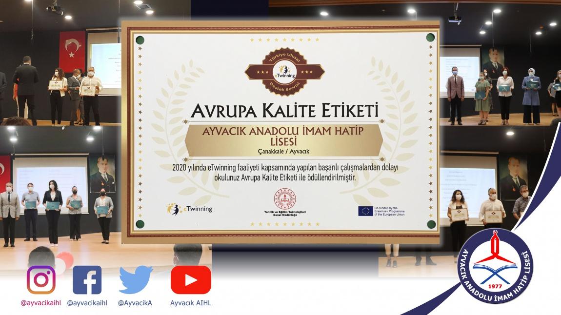 Vali İlhami AKTAŞ'ın Katılmıyla Gerçekleştirilen eTwinning Projeleri Ödül Töreni Okulumuz Belgelerini Aldı